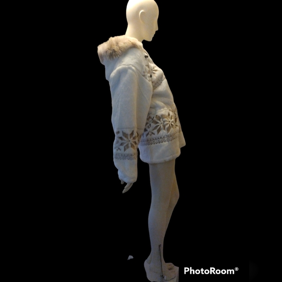 🚨 Host pick 🚨 Cabelas Coyote fur coat - Picture 7 of 13